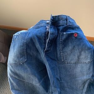 Like new Pilcro wide leg jeans with fun pockets!
